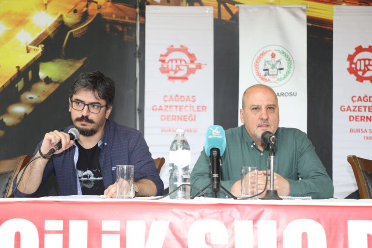 Ahmet Şık ÇGD Bursa’da “Duvar” kitabını anlattı
