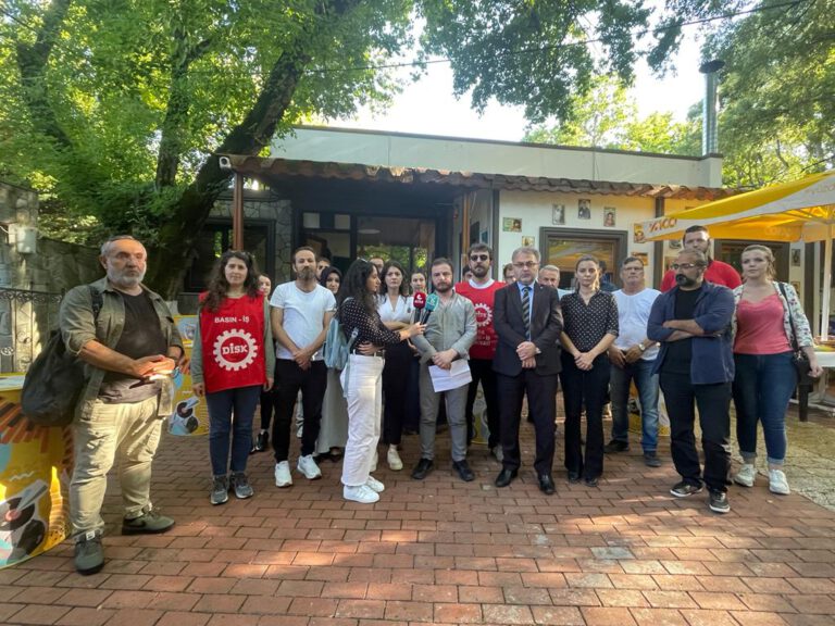 Sansür Yasası’na Bursa’da gazetecilerden tepki