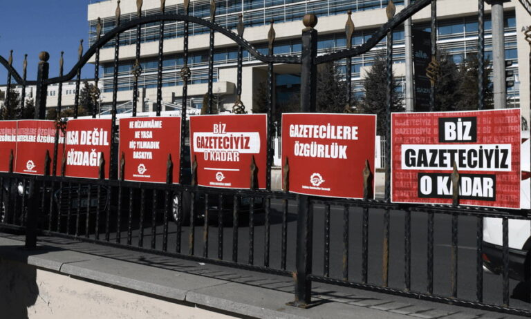 Kutlamıyor, mücadele ediyoruz!